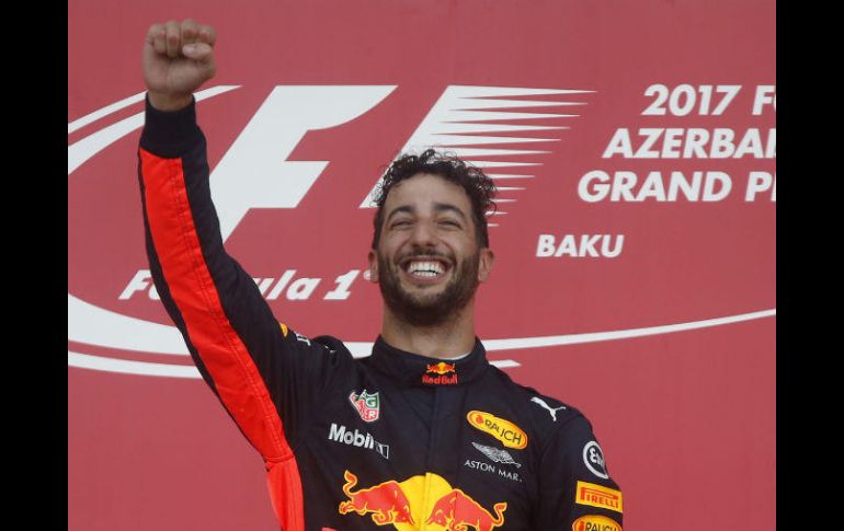 Ricciardo, de 28 años, le da un gran triunfo a Red Bull en la pista urbana de Baku, marcada por números accidentes. AP / D. Bandic