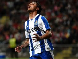 Los nombres siguen apareciendo en el aire y Jesús Corona tiene contrato vigente hasta 2020 con el Porto. AFP / ARCHIVO