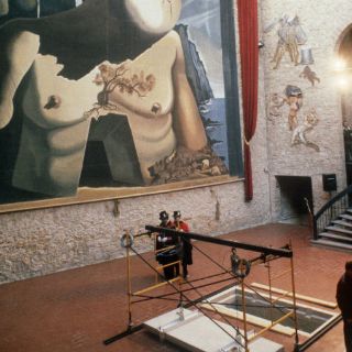 Disputa de paternidad requiere exhumar restos de Dalí