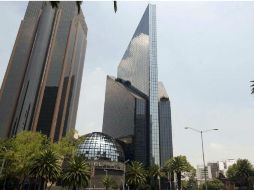 Luego de pocos referentes económicos, el mercado accionario local inicia semana en terreno positivo. AFP / ARCHIVO