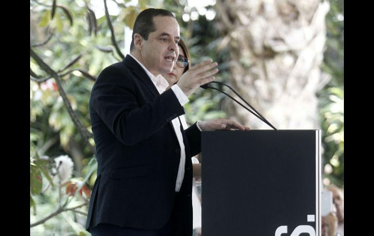 Enrique Velázquez explicó que quienes deseen contraer matrimonio con alguien de su mismo sexo deben primero tramitar un amparo. EL INFORMADOR / ARCHIVO