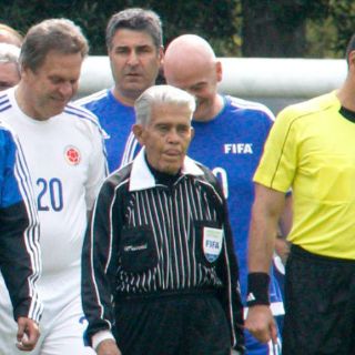 Fallece árbitro Velásquez, famoso por expulsar a Pelé