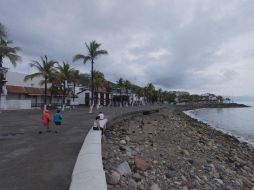 El meteoro se desplazaba hacia el noroeste a una velocidad de 20 kilómetros por hora paralelo a las costas del país. EFE / F. Pérez
