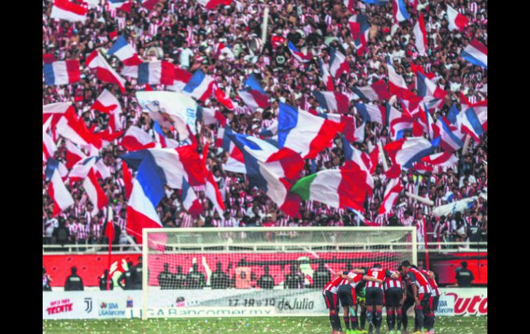 Chivas y el Atlas fueron dos de los equipos que mayor número de asistentes presentaron durante sus encuentros como locales. EL INFORMADOR / F. Atilano