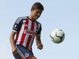 Godínez resaltó que estuvo muchas ocasiones a prueba, así que ahora disfruta mucho lo que está viviendo con el primer equipo. ESPECIAL / www.chivasdecorazon.com.mx