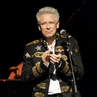 Bajista de U2 agradece a banda por ayudarlo con adicción