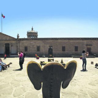 Alejandro Colunga aprueba la renovación de la Sala de los Magos