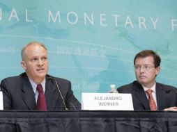 Alejandro Werner (izquierda) señala que al plan de Trump le faltan aún muchos detalles por decidir. EFE / S. Jaffe