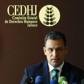 Ombudsman se despide con viaje opaco