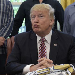 Trump admite que es difícil reformar sistema de salud