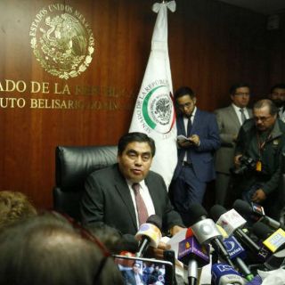 Barbosa presenta reforma para prohibir espionaje político