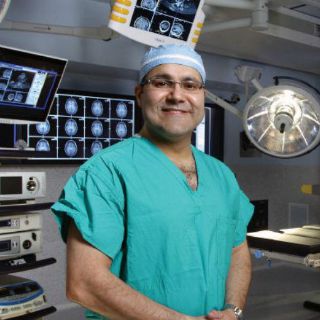 Realizan operaciones cerebrales gratuitas en el Hospital Civil