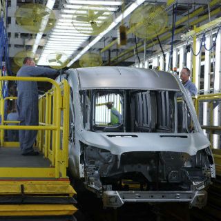 Ford llama a revisión más de 400 mil vehículos