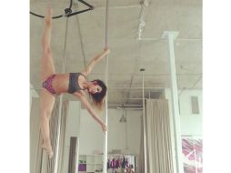 Desde hace tiempo, María León realiza 'Pole Dance' para ejercitarse. INSTAGRAM / sargentoleon