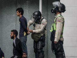 Mencionan que los oficiales abrieron un camión y metieron a los detenidos como si fueran comida. EFE / M. Gutiérrez