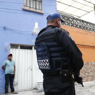 Rescatan a niño que estaba encadenado en Ciudad de México