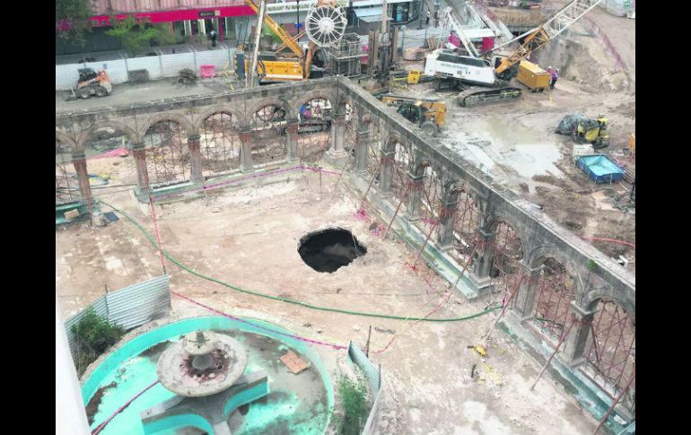 Aspecto del agujero que se formó hace más de una semana. ESPECIAL /