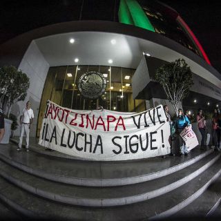 Gastan 49 MDP en 'buscar' a los 43 normalistas desaparecidos