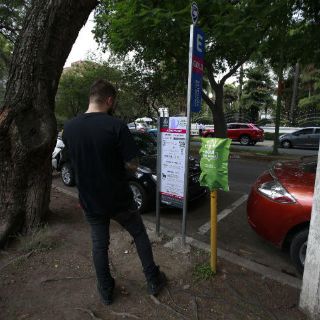 Negocios afiliados a Parkimóvil fallan en registrar a conductores