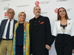 Bosé, como director de la gala, recordó que cada año se avanza más en la búsqueda de una cura. NTX / ESPECIAL