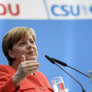 Merkel lanza campaña para permanecer en el cargo