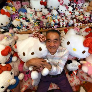 Policía retirado tiene la colección de Hello Kitty más grande del mundo