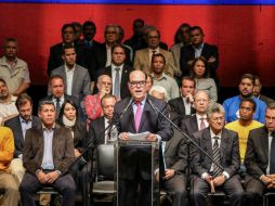 Esperan que ''el pueblo decida si respalda la renovación de los poderes públicos que se encuentran al margen de la Constitución''. EFE / M. Gutiérrez