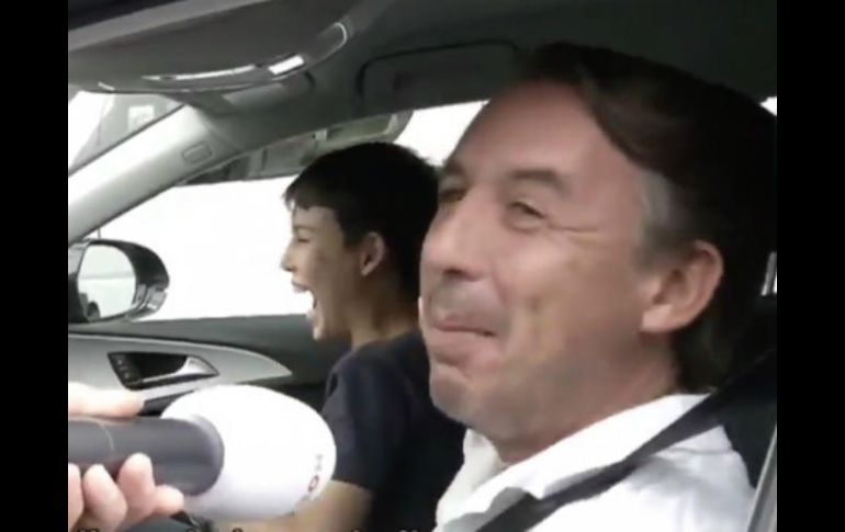 Azcárraga Jean fue entrevistado por un reportero de la televisión pública de los Países Bajos. TWITTER / @miblogestublog