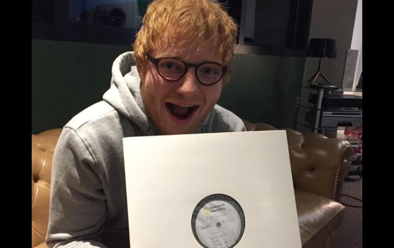 ''De hecho ya me salí de Twitter completamente. No puedo leerlo. Lo leo y no hay nada sino gente diciendo cosas malas'', dice. TWITTER / @edsheeran