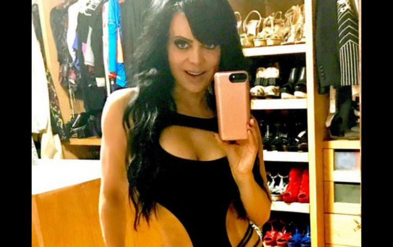 Maribel lució un sexy atuendo color negro. INSTAGRAM / maribelguardia