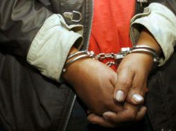 El incidente ocurrió el lunes frente al penal del Topo Chico; la mujer fue detenida. EL INFORMADOR / ARCHIVO