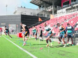 Los jugadores del Rebaño Sagrado realizaron una sesión de práctica en San Antonio, Texas. TWITTER / @chivasdecorazon