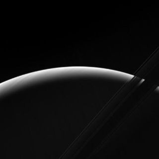 La NASA difunde fotografía de Saturno y sus anillos