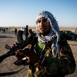 Anuncian la liberación de Bengasi tras tres años de asedio