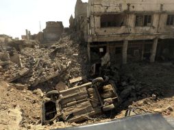 Vista de varias casas destruídas con motivo de la batalla entre las fuerzas iraquíes y el Estado Islámico en Mosul. EFE / A. Jalil