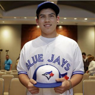 Joven promesa brasileña firma con los Azulejos