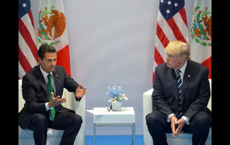 ''Ambos líderes reconocieron los esfuerzos realizados por sus respectivos gabinetes'', señala la Presidencia. EFE /