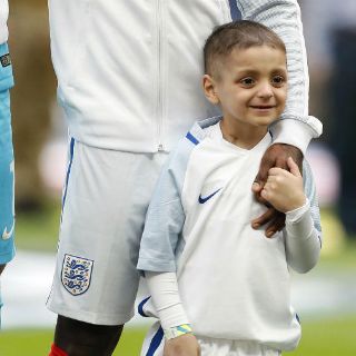 Muerte del niño Bradley Lowery une mundo del futbol