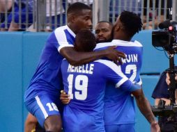 Los goles de Kevin Parsemain y Steeven Langil determinaron la victoria. AFP / F. Breedon