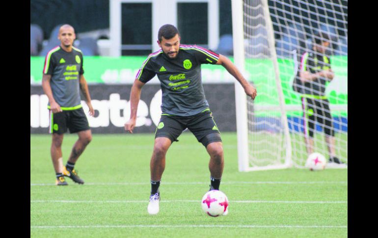 El zaguero Hedgardo Marín enfrentó hace años la muerte de su hija, suceso que le dolió, pero que lo hizo más fuerte. MEXSPORT /