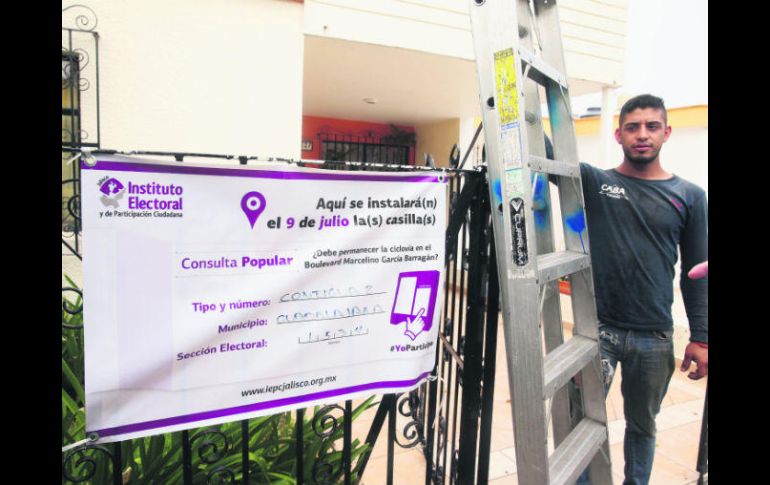 Una de las casillas que recibirá hoy los votos de la consulta popular sobre la ciclovía en Avenida Marcelino García Barragán. EL INFORMADOR / M. Vargas