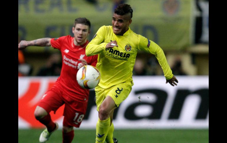 Jonathan Dos Santos tiene vínculo con el Villarreal hasta el 30 de junio de 2019, por lo que la misión no es sencilla. AP / ARCHIVO