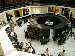 Se intercambiaron títulos de 398 empresas emisoras, de las cuales 158 ganaron, 226 perdieron y 14 cerraron sin cambios. NTX / ARCHIVO