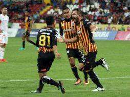 La principal necesidad de su equipo es conseguir un artillero que acompañe a Ismael Valadez en el ataque de los Leones Negros. EL INFORMADOR / ARCHIVO