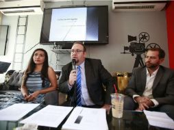 Se espera que este día se sumen dos más, Guadalupe Ramos y Carlos Servín (centro), integrante de Amedi Jalisco. EL INFORMADOR / ARCHIVO