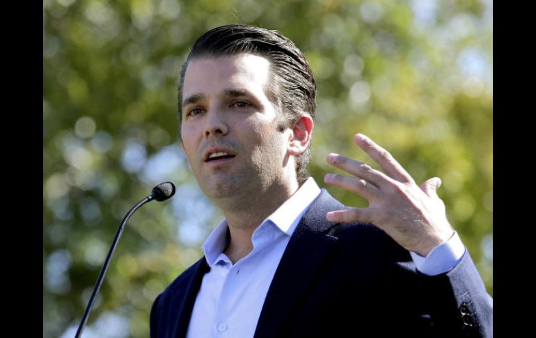 ''Don Jr. no se coludió con nadie para influir en la elección'', asegura la vocera presidencial Sarah Huckabee Sander. AP / ARCHIVO