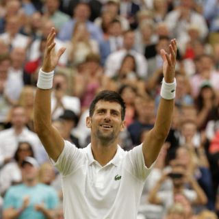 Djokovic bate a Mannarino y va a cuartos de Wimbledon