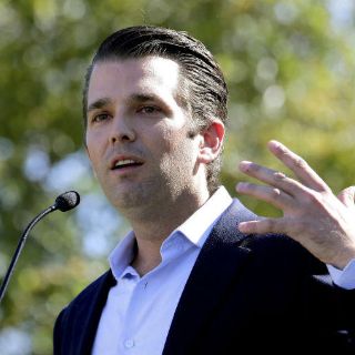Donald Trump Jr. omitió a su padre reunión con abogada rusa