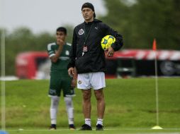 Javier Hernández es uno de los pocos jugadores que el 'Pelado' consideraría para reforzar a Chivas. MEXSPORT / ARCHIVO