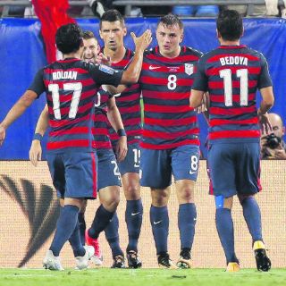 Estados Unidos lidera al Grupo B